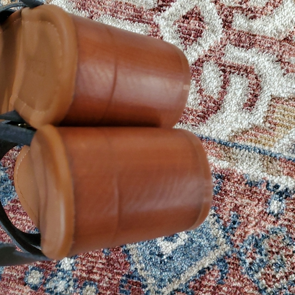 Cushionaire Platform Sandals - Picture 6 of 7